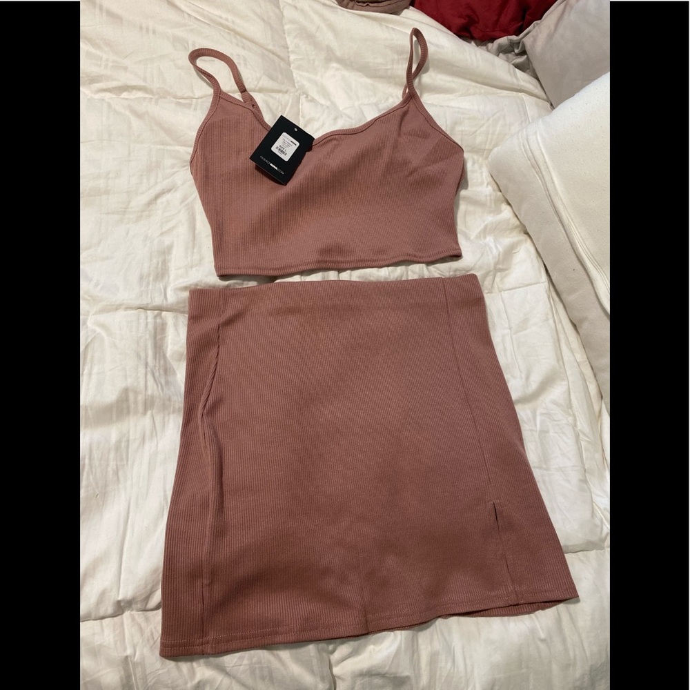 Pink two piece set, NEVER WORN, got wrong size